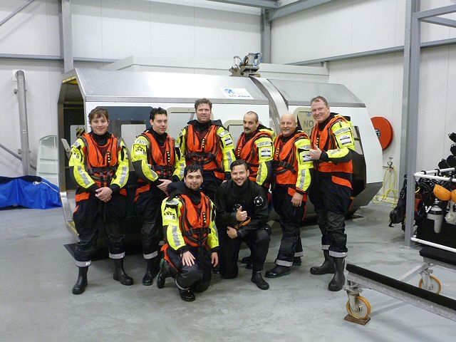 ontsnappingstraining-omgeslagen-reddingboot-7