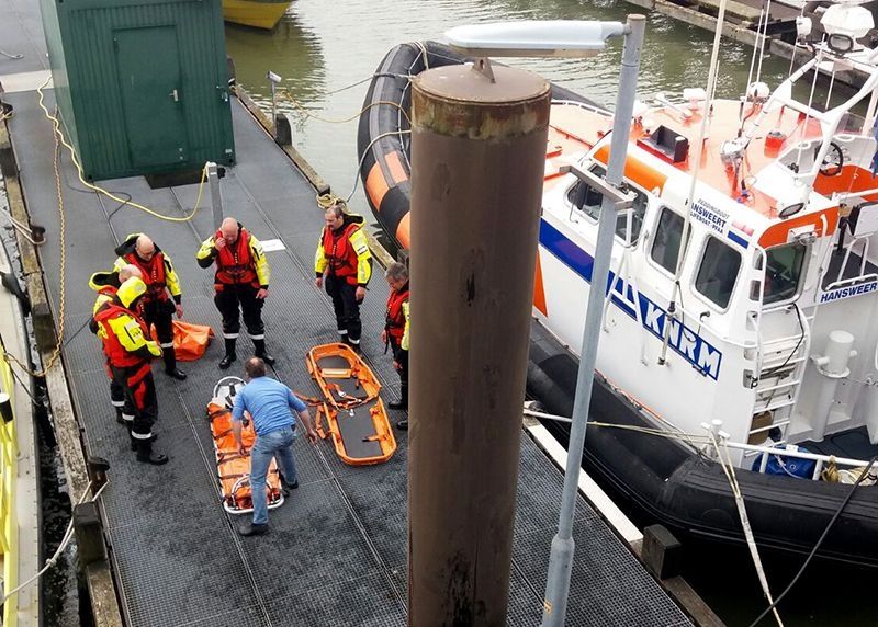 praktijktraining-ambulancezorg-op-het-water-4