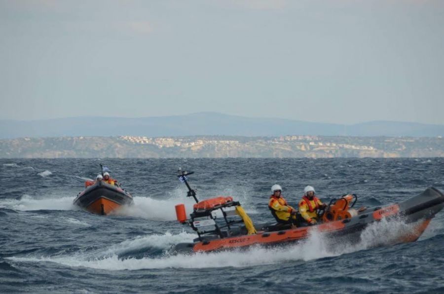 schipper-knrm-de-koog-texel-naar-griekenland-voor-vluchtelingen-2