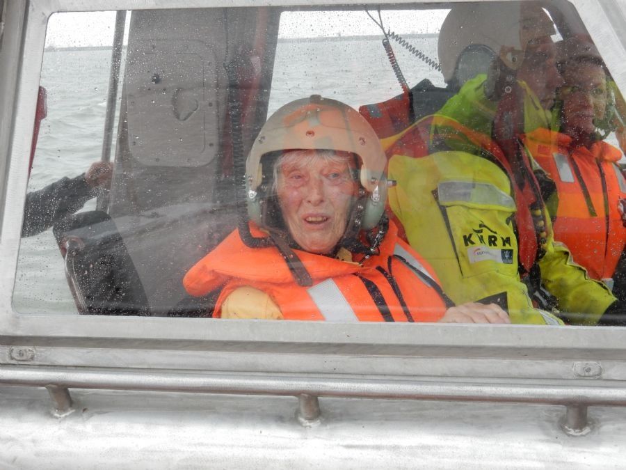 trouwe-redders-aan-de-wal-verwelkomd-op-knrm-station-marken-7
