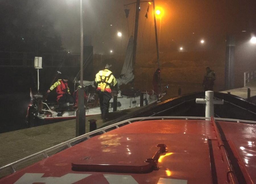 zeiljacht-uit-mist-begeleid-1