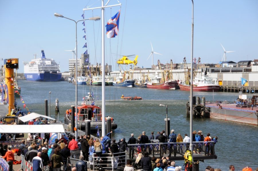 zonnige-reddingbootdag-brengt-veel-donateurs-op-de-been-10