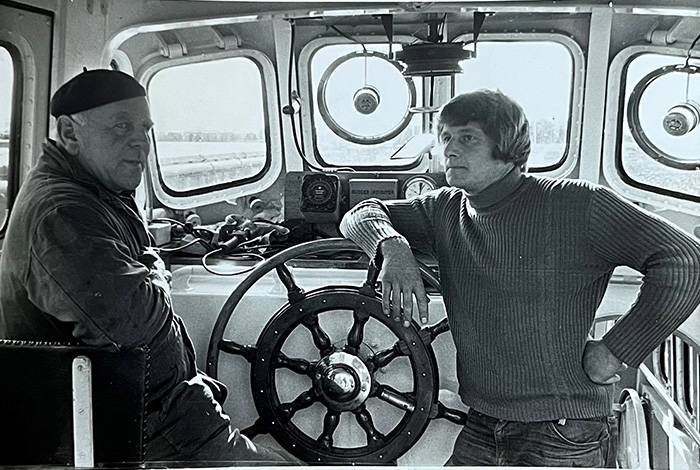 Cornelis van der Oord (Cees) en schipper Jan Bijl.