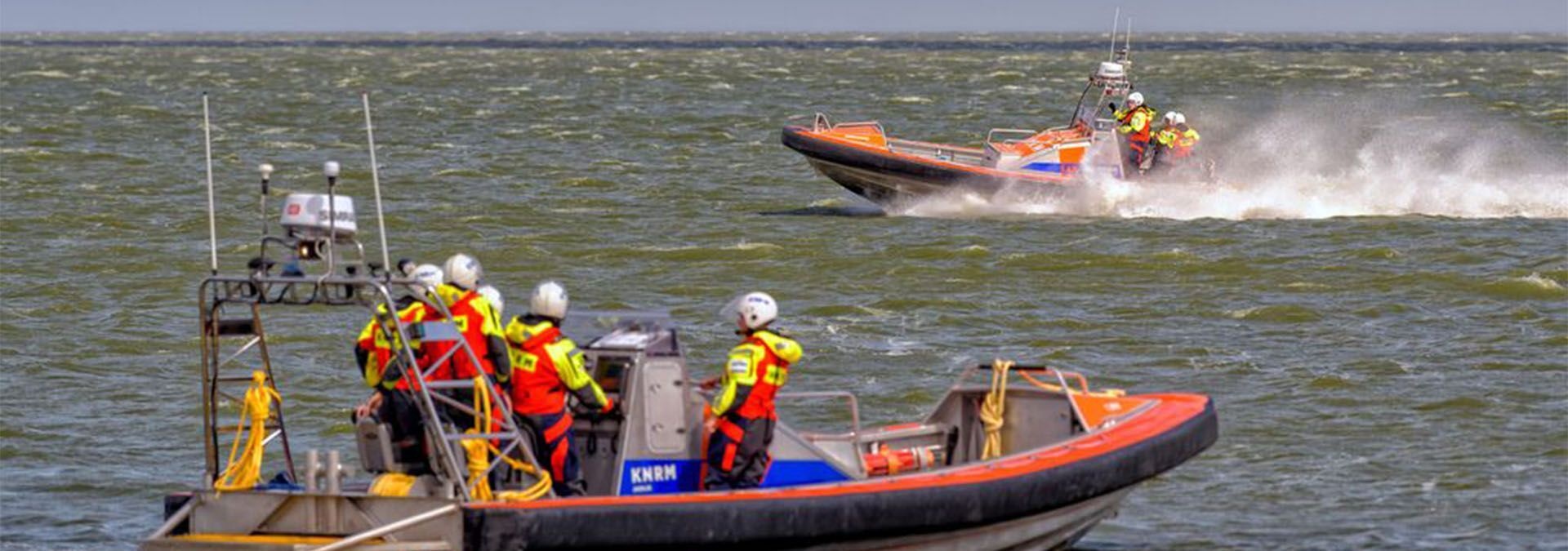 Motorstoring met gat in de romp als gevolg